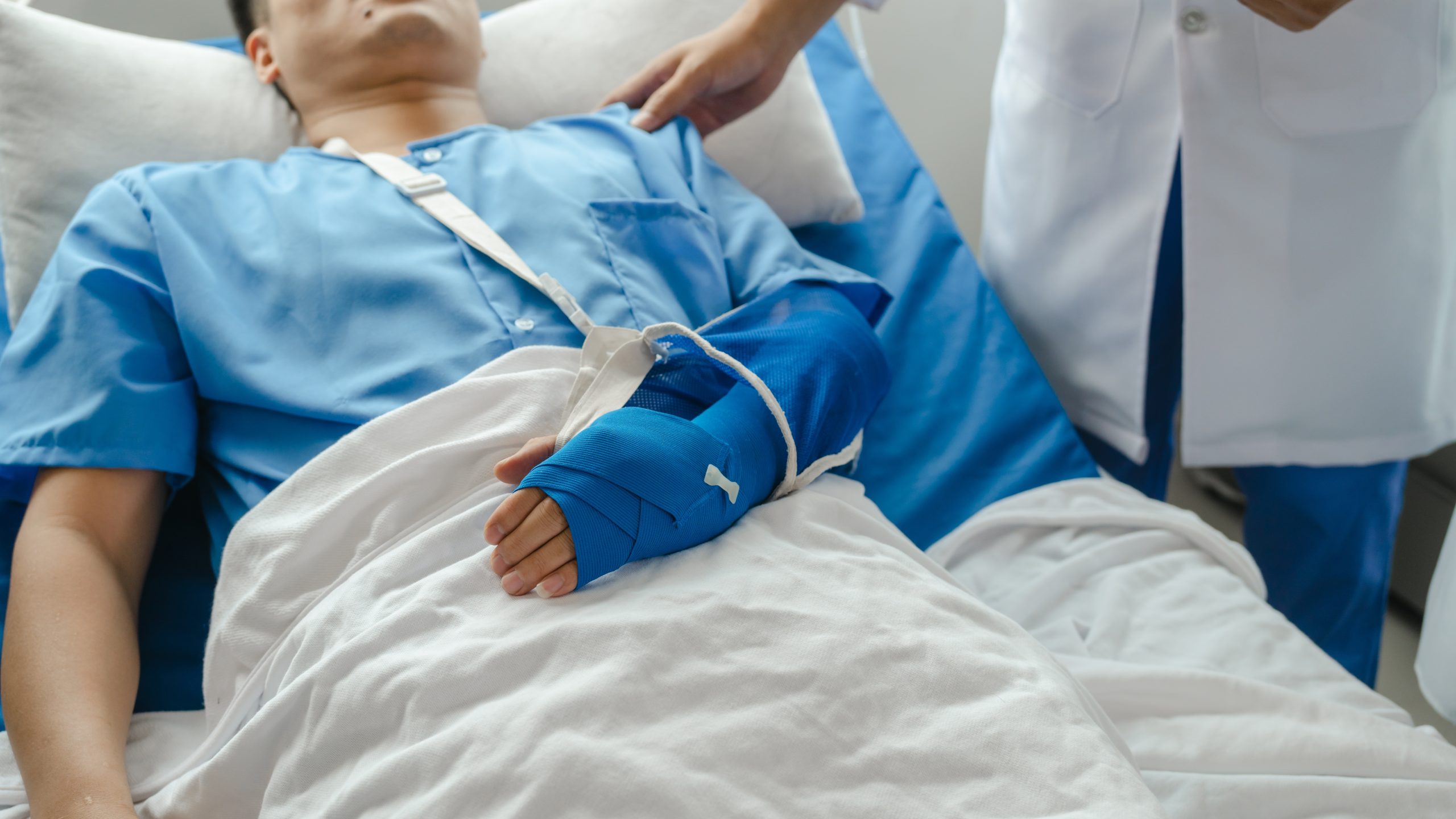 why-slip-and-fall-accident-injuries-are-so-dangerous-km-injury-lawyers
