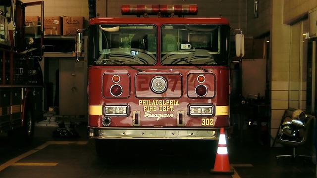 early morning Roosevelt Boulevard crash